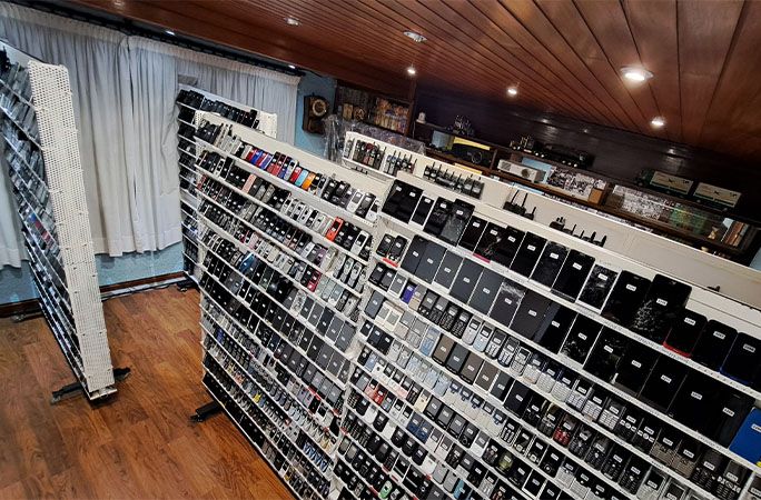 Рекордная коллекция: испанец собрал 3615 мобильных телефонов и вошел в Книгу рекордов