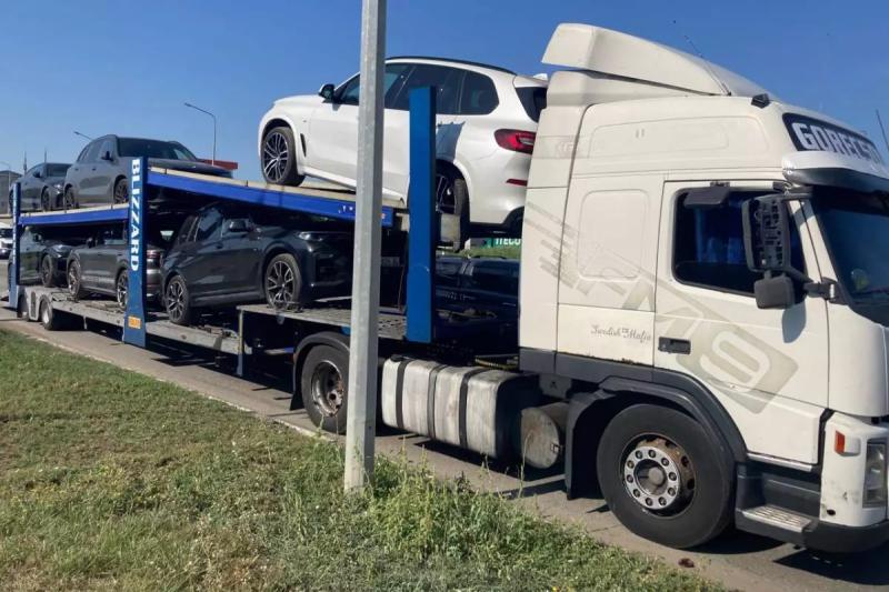 На юге России задержаны автовозы с автомобилями, ехавшие из Грузии в Беларусь