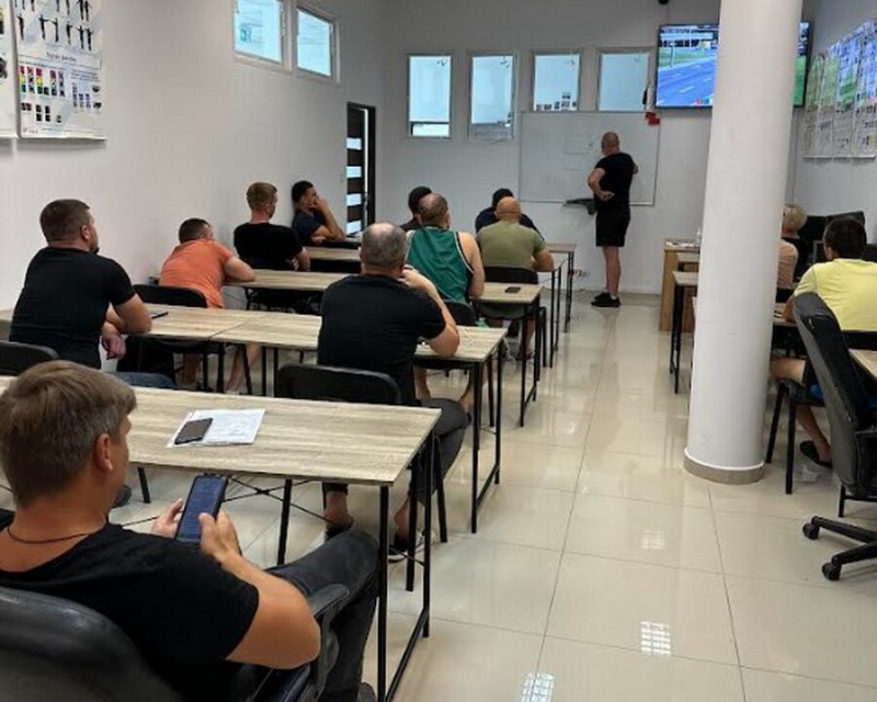 Пинчанин открыл школу для дальнобойщиков в Польше. Выгодно? Пинчанин открыл школу для дальнобойщиков в Польше. Выгодно?