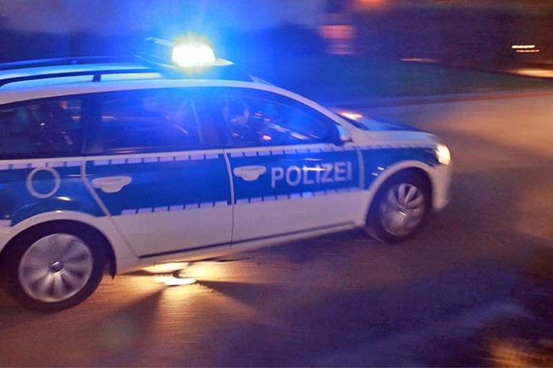 В Германии белорус на авто сдал назад и въехал в машину полиции