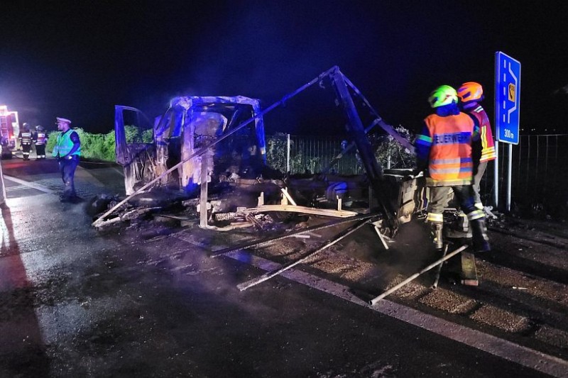 В Австрии сгорел фургон, на котором ехал белорус В Австрии сгорел фургон, на котором ехал белорус